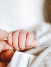 Frisches Elternglück – jetzt muss viel gelernt werden