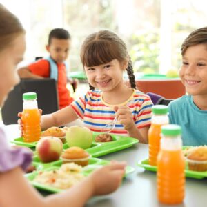 Gesunde Pausensnacks, die Kindern schmecken